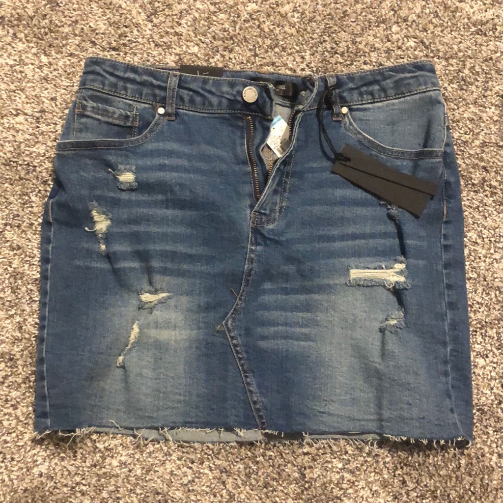 Nwt Black Label Distressed Mini Skirt, Sized Large